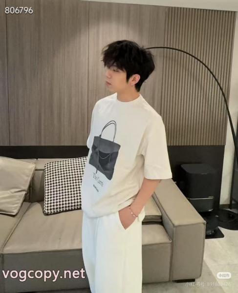 先行販売 インフォーマル 抜群の存在感BALENCIAGA半袖Tシャツブランド 偽物 5