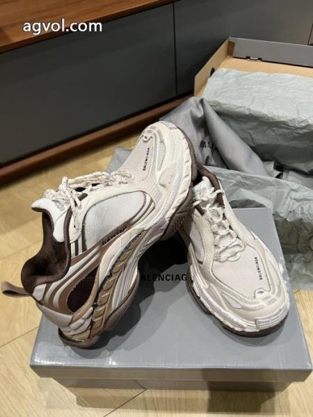 2026-2026年モデル入荷 弾力性の高い 抜け感のあるスタイルが完成 ブランド レプリカバレンシアガ.. 4