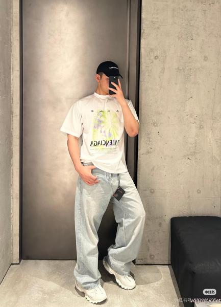 値下げ! 2026限定色や海外限定 高級素材BALENCIAGAブランド アクセサリー 激安半袖Tシャツ 0