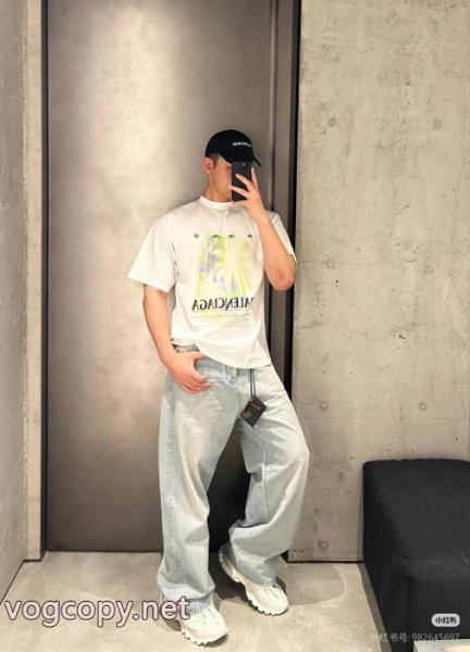 値下げ! 2026限定色や海外限定 高級素材BALENCIAGAブランド アクセサリー 激安半袖Tシャツ 4