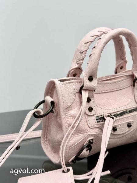 balenciagaコピー ブランド 通販 安心 バッグ限定特大セール 普段使い 夏に向けて気になる. 5 