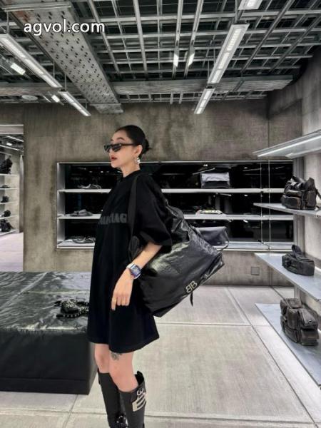ブランド 通販店t恤めちゃくちゃお得 期間限定特別価格 人気急上昇balenciaga. 4
