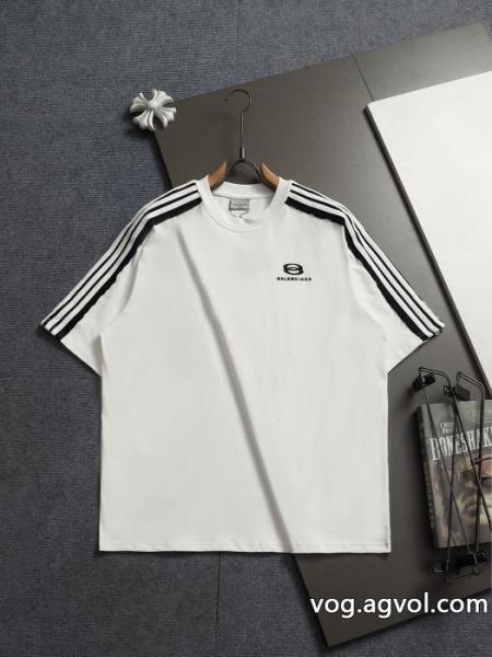 ブランド スーパー コピー 通販数量限定 限定特価 足下注目してくれるbalenciaga半袖Tシャツ 0 