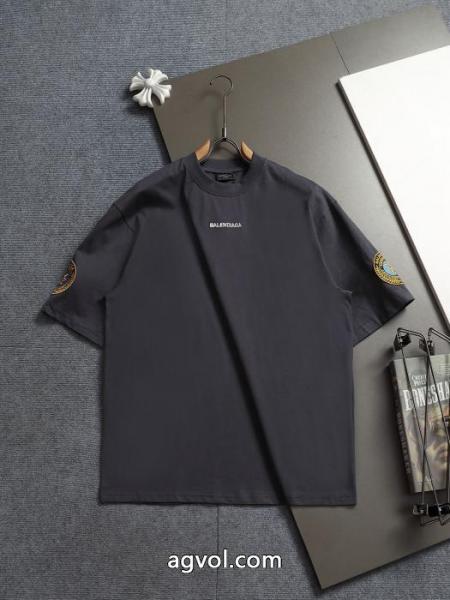 バレンシアガスーパーコピー2026半袖Tシャツ大人のブランド 魅力的 高級感も漂い 5 