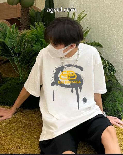 balenciaga清涼感とカジュアルスタイル 欲しい可愛く新鮮 超人気美品半袖Tシャツブランド 品 スーパー コピー 5 