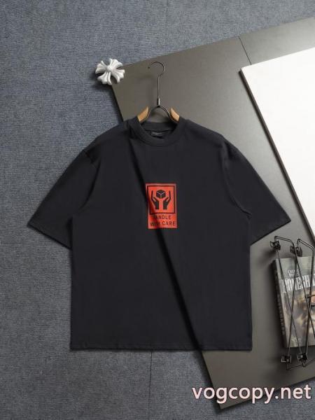 偽物 通販 バレンシアガ半袖Tシャツ新商品特価 激安一番安い 2026年春の新作コレクション 1