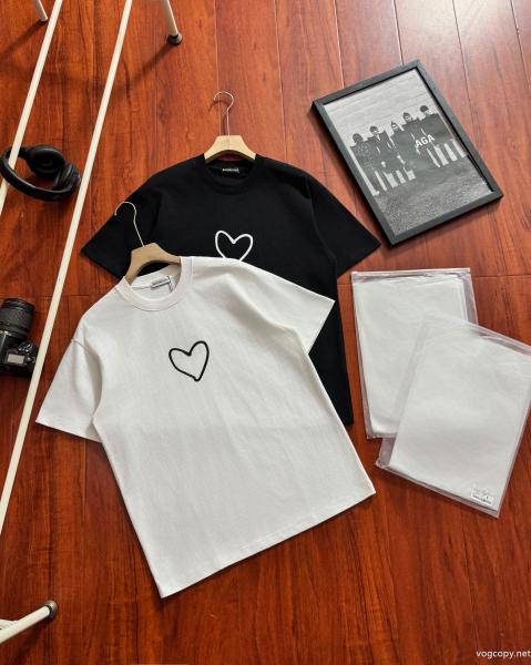 2026年人気商品 日本未入荷 最前線新作コピー 商品 ブランド半袖Tシャツバレンシアガ 0