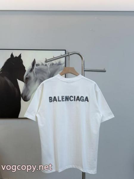 脚長効果を見せる 大人気商品 2026新作コレクションBALENCIAGAブランド コピー 激安半袖Tシャツ 4