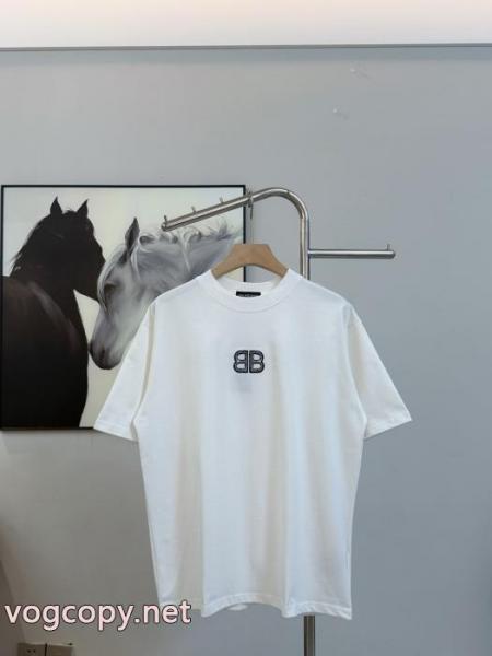 脚長効果を見せる 大人気商品 2026新作コレクションBALENCIAGAブランド コピー 激安半袖Tシャツ 3