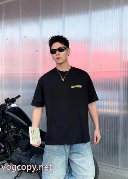 激安 通販 専門店VIP価格 高級感溢れるデザイン お洒落さんの愛用率が高い半袖TシャツBALENCIAGA 2
