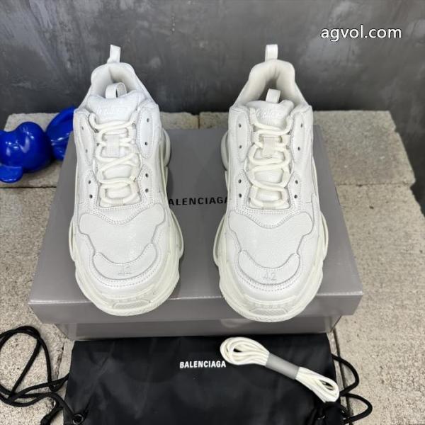 balenciagaスニーカーブランド コピー 激安清潔感溢れる 夏春物先行発売 最新ルック. 2