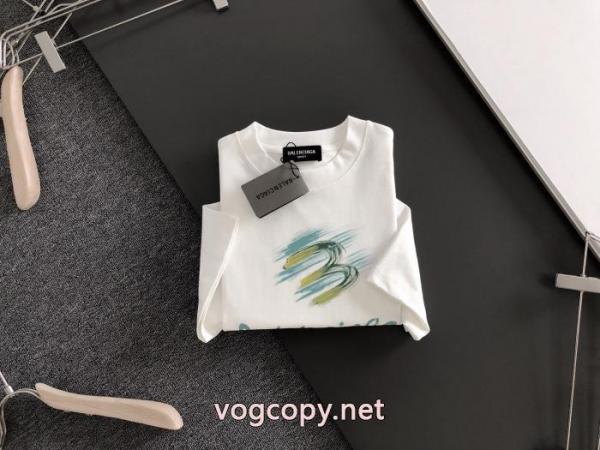 ブランド スーパー コピーBALENCIAGA爆発的人気オシャレ度がアップ 高級感あるスタイル 流行の最前線半袖Tシャツ 1