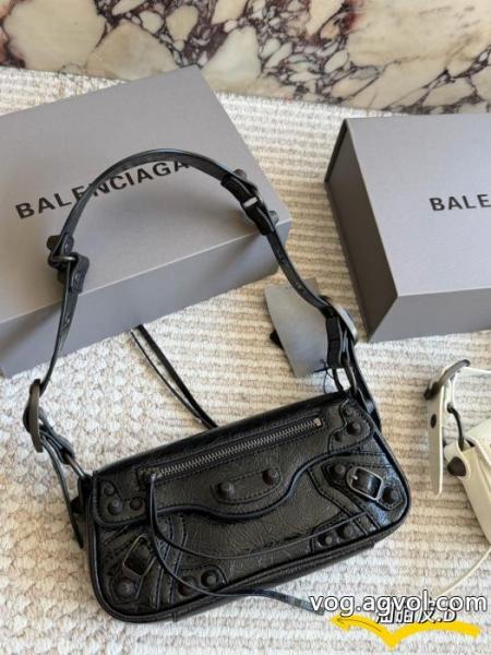 バッグブランド コピー  スタイリッシュな印象 話題沸騰中 入荷予定balenciaga 0 