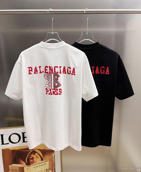 歴代人気モデル 極希少26限定 大人のための新作BALENCIAGAブランド コピー 着払い半袖Tシャツ 0 