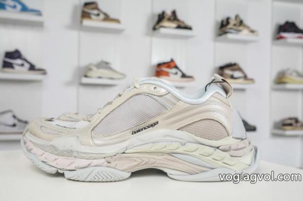 ブランド 品 激安 通販セールで嬉しい入荷 着こなし自在 日本で先行販売スニーカーbalenciaga. 0 