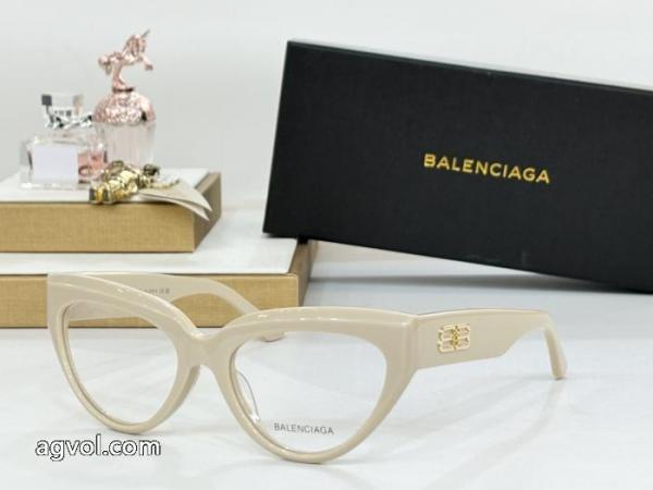 ブランド コピーbalenciaga軽快に着こなせる コスパ最高のプライス 今季トレンド アクセサリー. 1