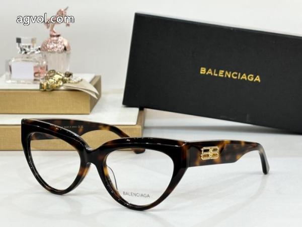 ブランド コピーbalenciaga軽快に着こなせる コスパ最高のプライス 今季トレンド アクセサリー. 3