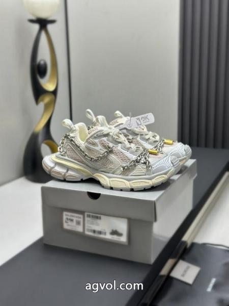 ブランド 通販 激安スニーカーbalenciaga手元に在庫あり 大人の余裕が漂う 大特価. 2