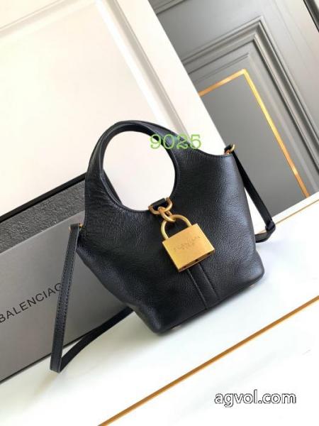 balenciagaブランド 偽物シーンで活躍する 大人の色味 26ss/大人気2026コレクションバッグ. 1