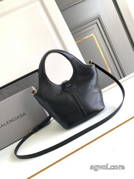 balenciagaブランド 偽物シーンで活躍する 大人の色味 26ss/大人気2026コレクションバッグ. 3