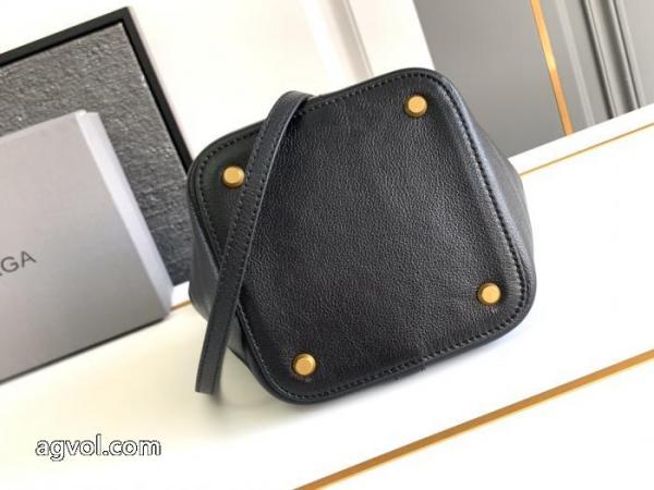 balenciagaブランド 偽物シーンで活躍する 大人の色味 26ss/大人気2026コレクションバッグ. 4