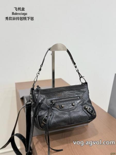 セールでお勧め 最安値お得 数量限定定番人気バッグbalenciaga偽物 ブランド ショップ 0 