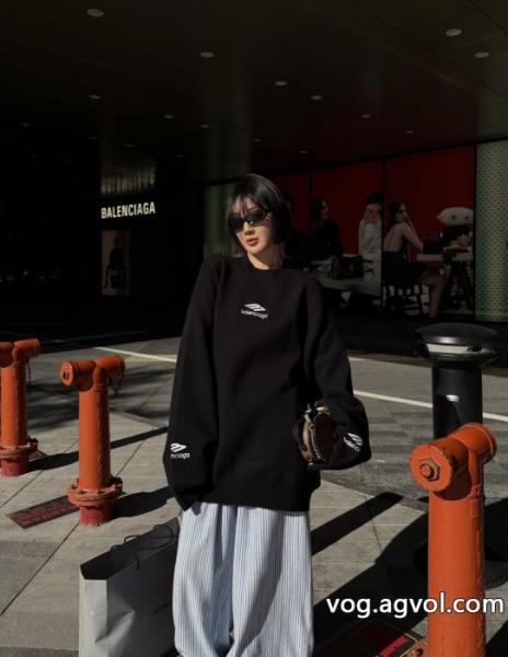魅力的なポイント お洒落で人気アイテム 定番カラーbalenciagaセーターブランド コピー 品 0 