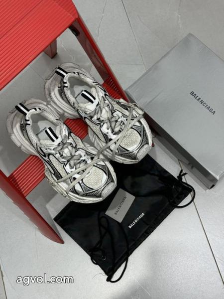 2026人気がますます人気 即日対応 魅惑のセクシー美ブランド コピー バックスニーカーbalenciaga. 2
