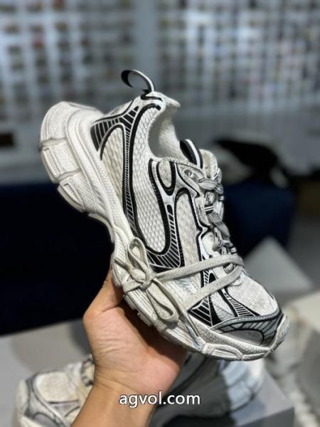 2026人気がますます人気 即日対応 魅惑のセクシー美ブランド コピー バックスニーカーbalenciaga. 3