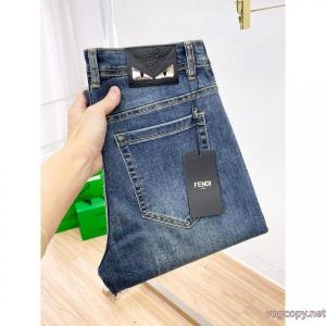 FENDIコピー 品 ブランドジーパン最速2026トレンドブランド 特別感満載のデザイン 最新入荷